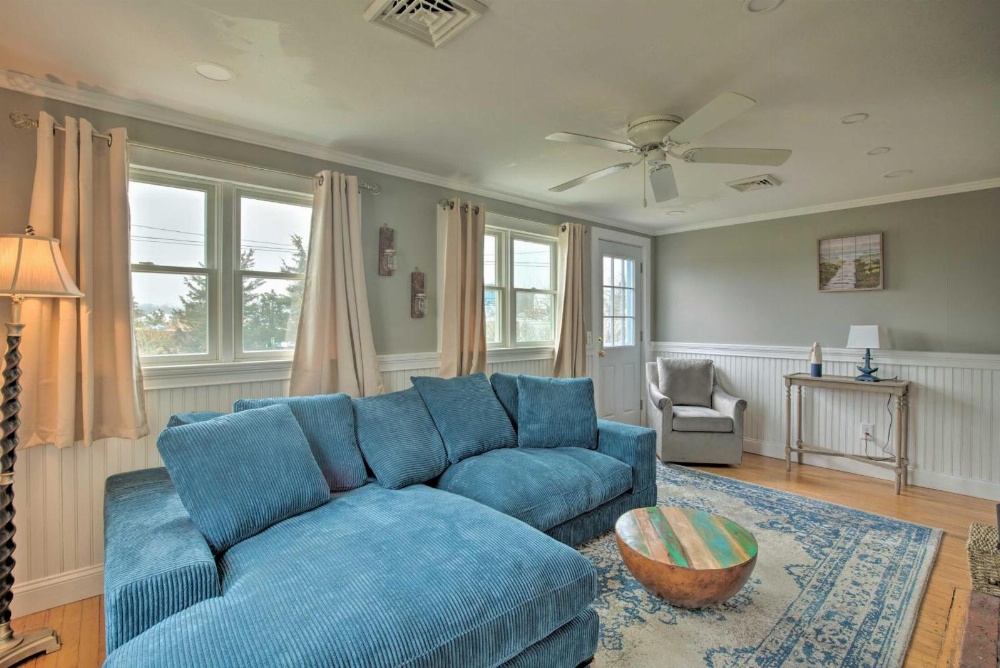 Waterfront Cape Cod Home with Sunroom and Fire Pit Main image