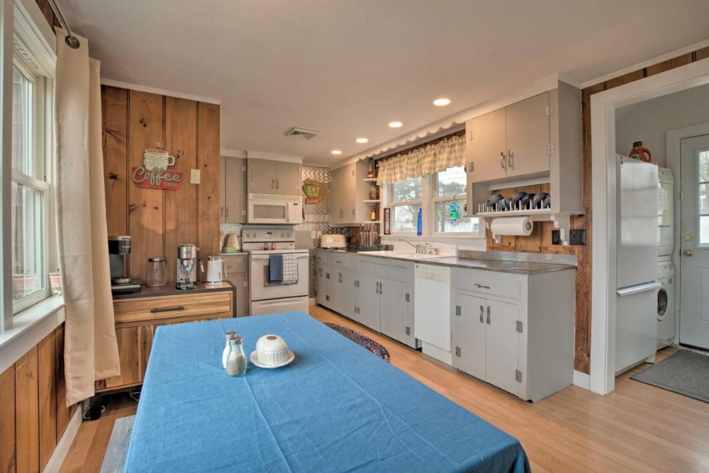 Waterfront Cape Cod Home with Sunroom and Fire Pit